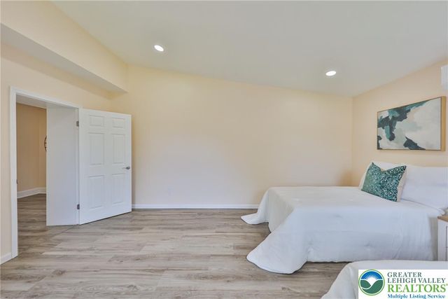 1113 East Emmaus Avenue, Allentown City, PA 18103