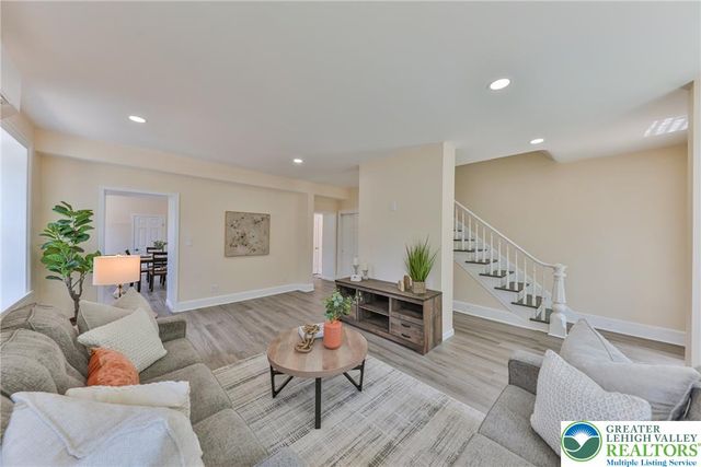 1113 East Emmaus Avenue, Allentown City, PA 18103