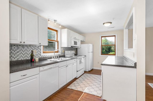 614 Elmwood Drive, Hudson, NH 03051