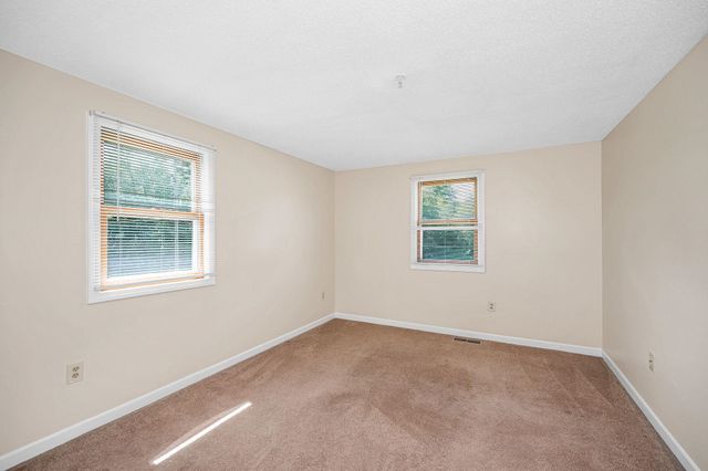 614 Elmwood Drive, Hudson, NH 03051