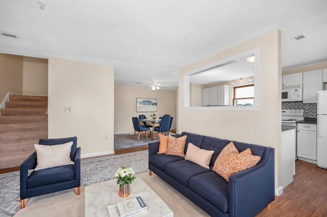 614 Elmwood Drive, Hudson, NH 03051