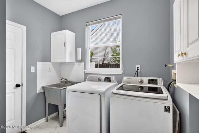 422 Aynsley Court, Morganville, NJ 07751