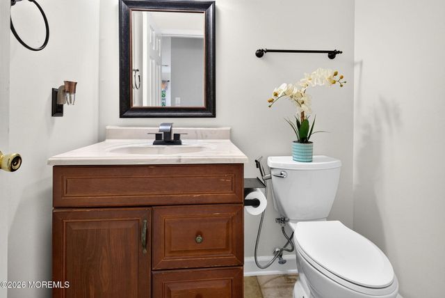 422 Aynsley Court, Morganville, NJ 07751
