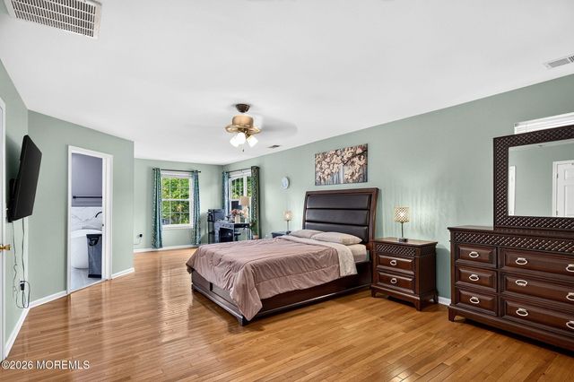 422 Aynsley Court, Morganville, NJ 07751