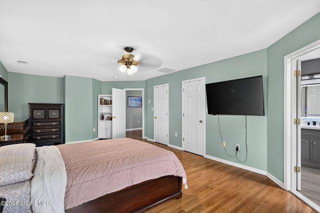 422 Aynsley Court, Morganville, NJ 07751