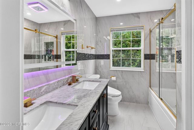 422 Aynsley Court, Morganville, NJ 07751