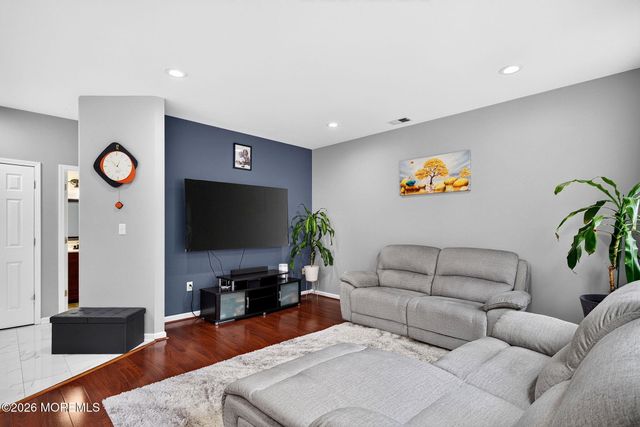 422 Aynsley Court, Morganville, NJ 07751