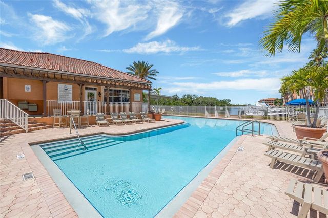 5000 CULBREATH KEY WAY 1-204, Tampa, FL 33611