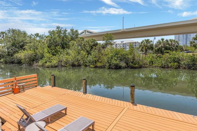 5000 CULBREATH KEY WAY 1-204, Tampa, FL 33611