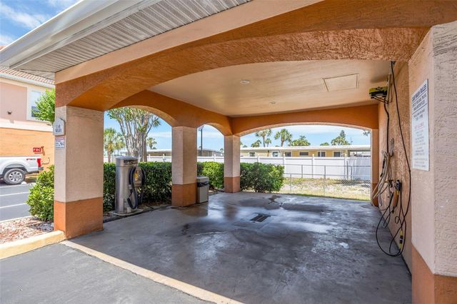 5000 CULBREATH KEY WAY 1-204, Tampa, FL 33611