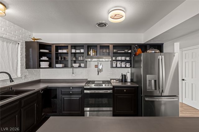 7208 Eve Court, Las Vegas, NV 89145