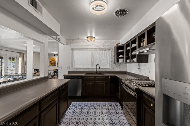 7208 Eve Court, Las Vegas, NV 89145