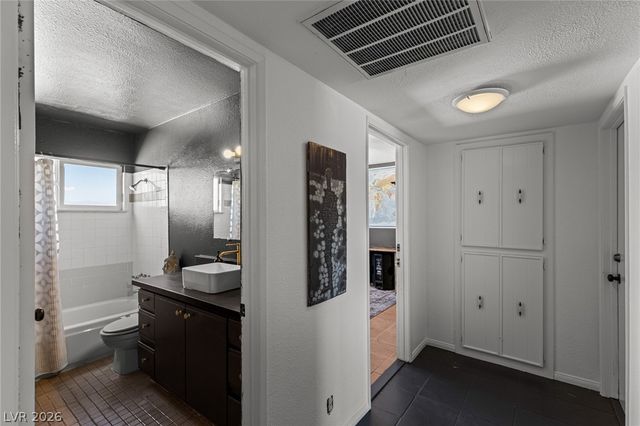 7208 Eve Court, Las Vegas, NV 89145