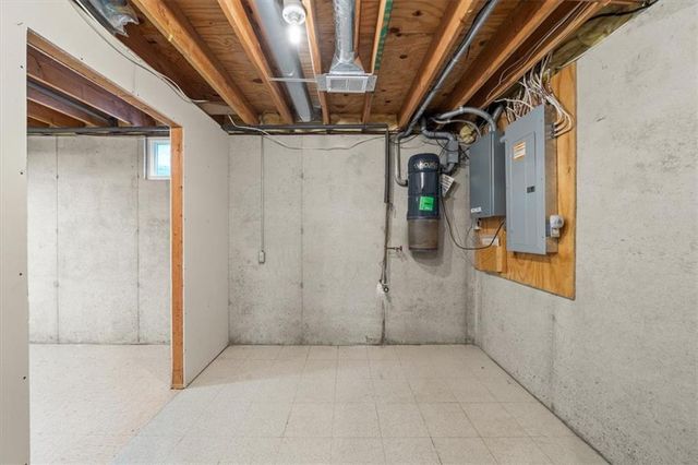 609 Main Street, East Lynne, MO 64743