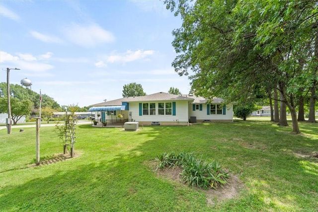 609 Main Street, East Lynne, MO 64743