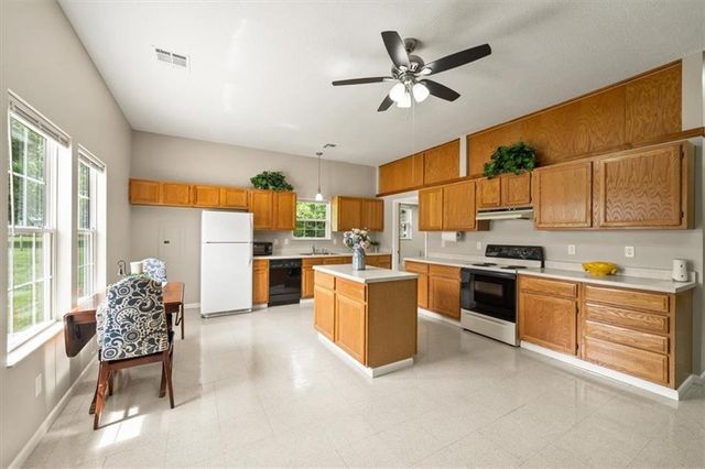 609 Main Street, East Lynne, MO 64743