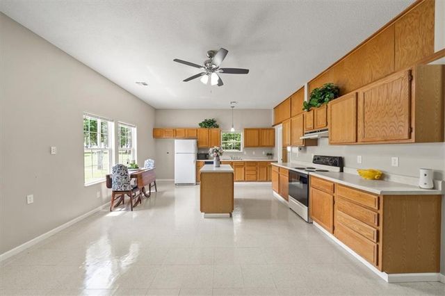 609 Main Street, East Lynne, MO 64743