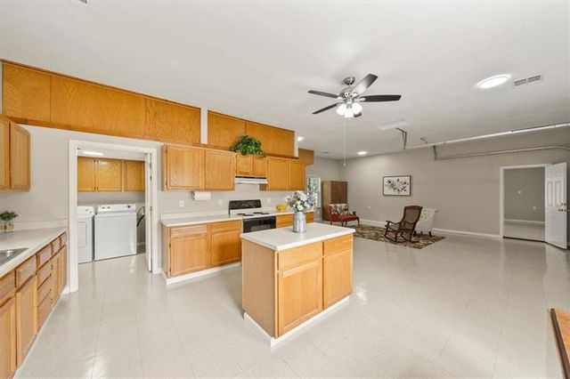 609 Main Street, East Lynne, MO 64743