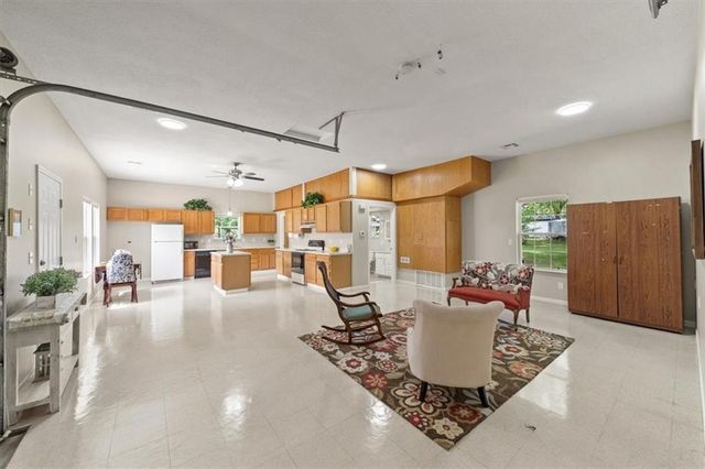 609 Main Street, East Lynne, MO 64743