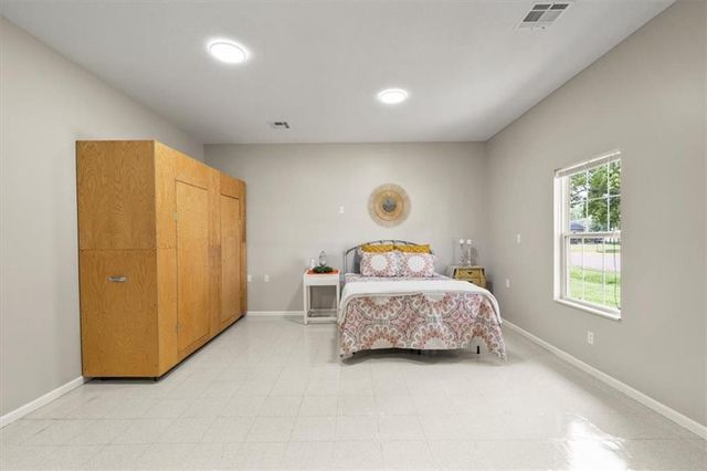 609 Main Street, East Lynne, MO 64743