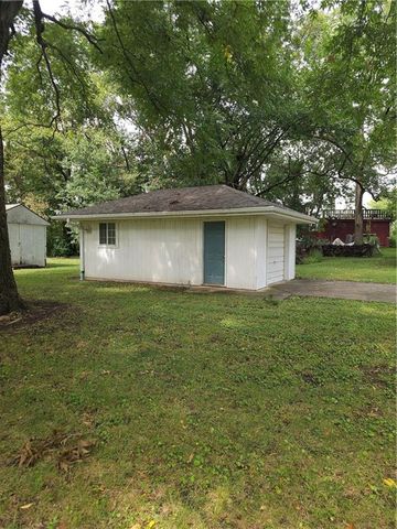 609 Main Street, East Lynne, MO 64743