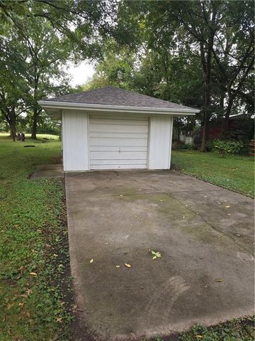 609 Main Street, East Lynne, MO 64743