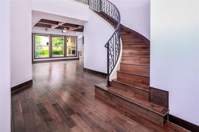 308 Golden Bear DR, Austin, TX 78738
