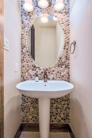 308 Golden Bear DR, Austin, TX 78738