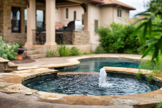 308 Golden Bear DR, Austin, TX 78738