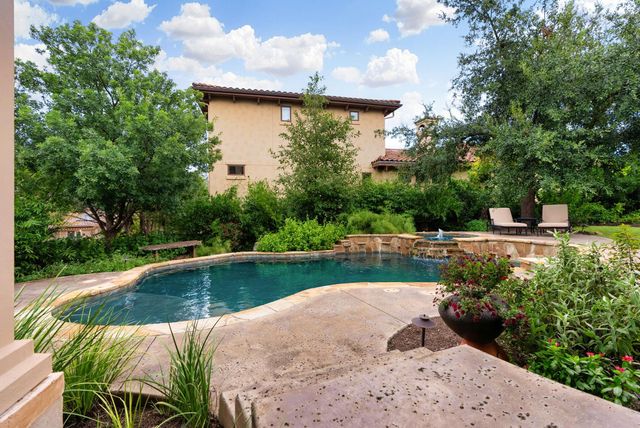 308 Golden Bear DR, Austin, TX 78738