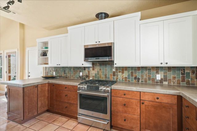 43656 Crystal Cave Circle, Coarsegold, CA 93614