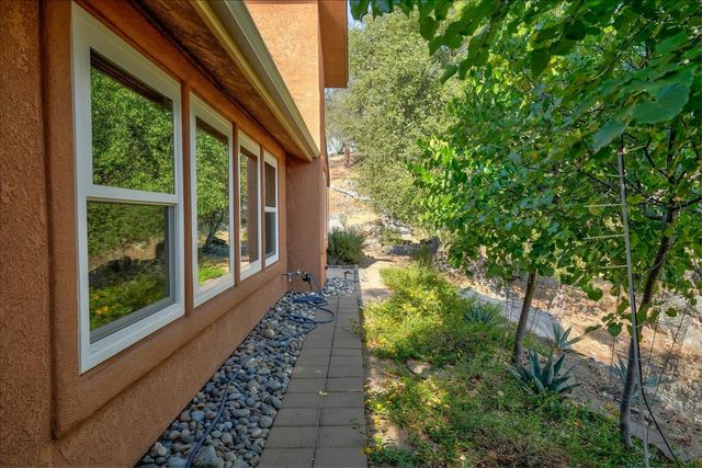 43656 Crystal Cave Circle, Coarsegold, CA 93614