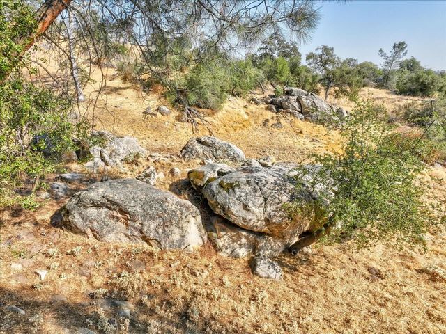 43656 Crystal Cave Circle, Coarsegold, CA 93614