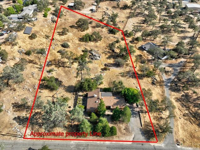 43656 Crystal Cave Circle, Coarsegold, CA 93614
