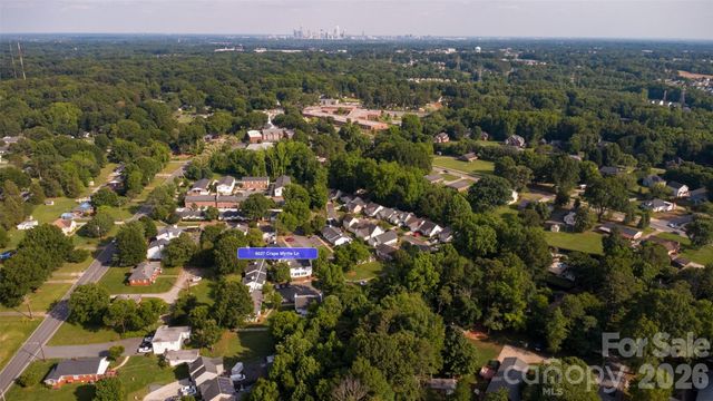 6027 Crape Myrtle Lane, Charlotte, NC 28216