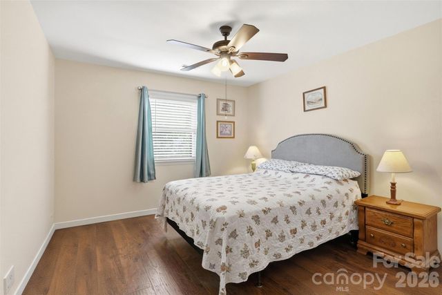 6027 Crape Myrtle Lane, Charlotte, NC 28216