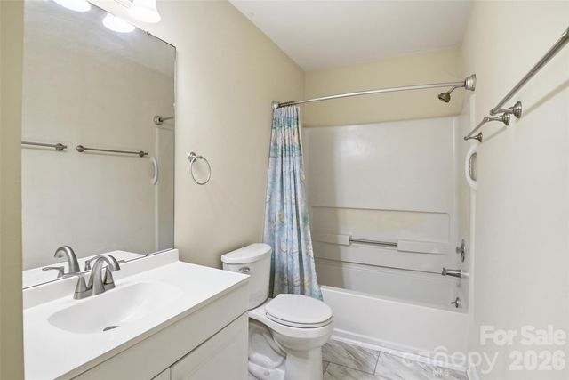 6027 Crape Myrtle Lane, Charlotte, NC 28216