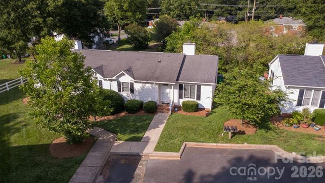 6027 Crape Myrtle Lane, Charlotte, NC 28216