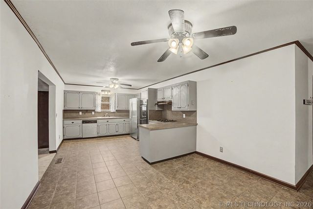 316 N CARLSBAD Street, Owasso, OK 74055