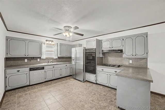316 N CARLSBAD Street, Owasso, OK 74055