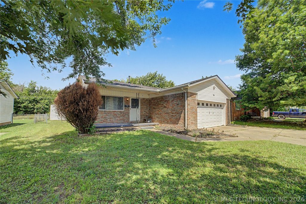 316 N CARLSBAD Street, Owasso, OK 74055