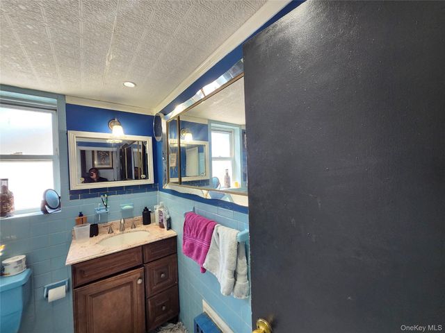 10429 214th Street, Queens Village, NY 11429