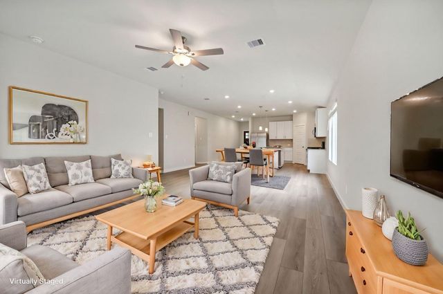 1410 Waggoner Ranch Trail, Conroe, TX 77301