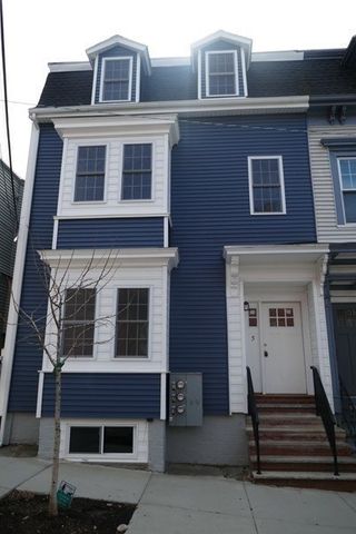 5 Monmouth St 1, Boston, MA 02128