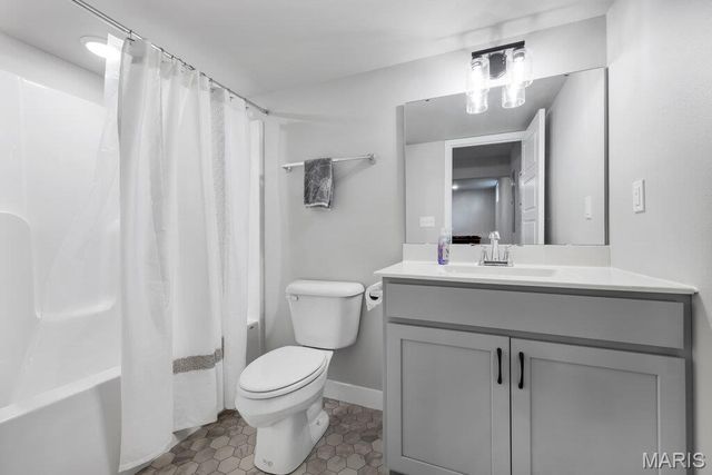 2609 Windsor Crest Court, Belleville, IL 62221