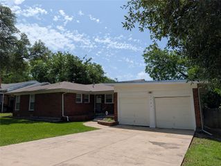 3745 Willomet Avenue, Fort Worth, TX 76133