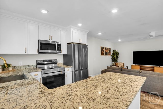 115 W 55th Street, Savannah, GA 31405