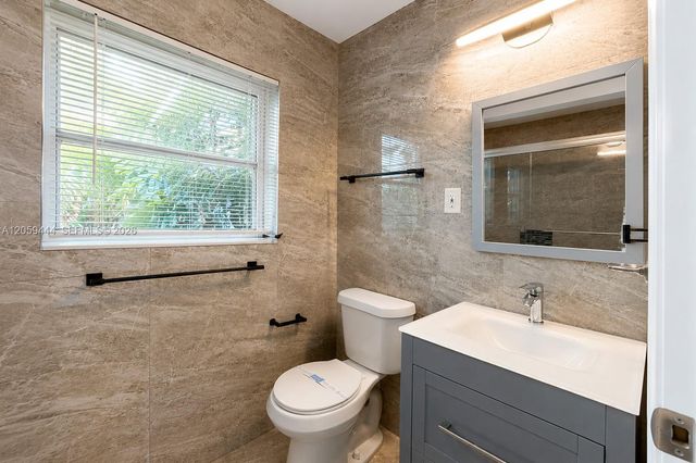 529 NW 8th Street, Dania Beach, FL 33004