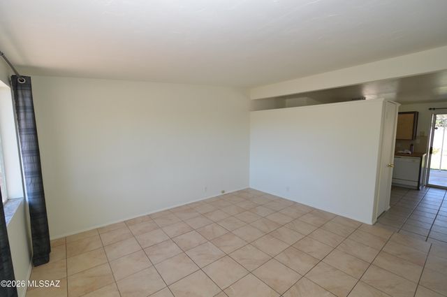 6411 E Calle Mercurio, Tucson, AZ 85710