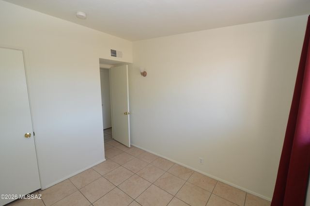 6411 E Calle Mercurio, Tucson, AZ 85710